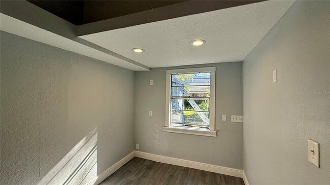 Building Photo - 508 N Finley Ave