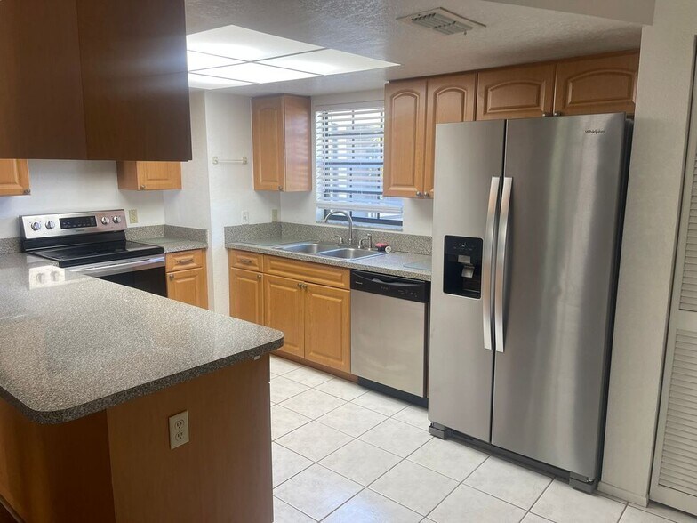 Building Photo - 276 Vilna St