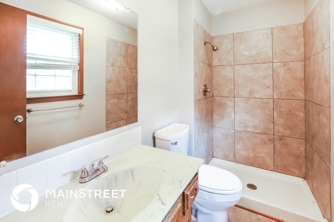 Building Photo - 1005 NE 104th Terrace