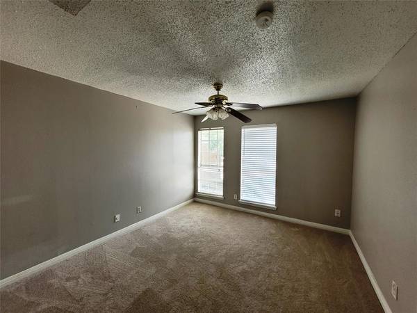 Building Photo - 12100 Overbrook Ln