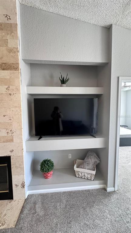 Building Photo - 13001 Mulberry Park Dr