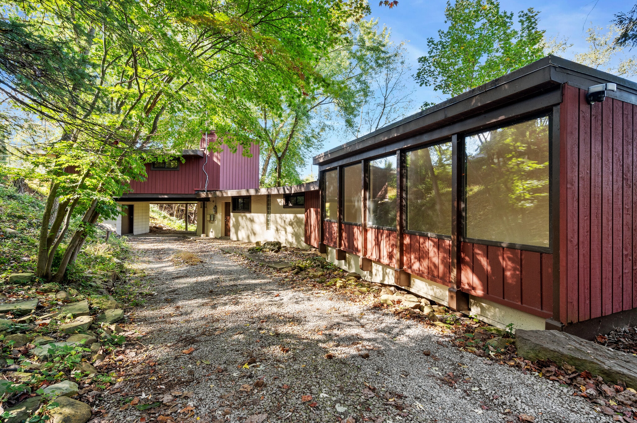 Building Photo - 740 Olivant Plz