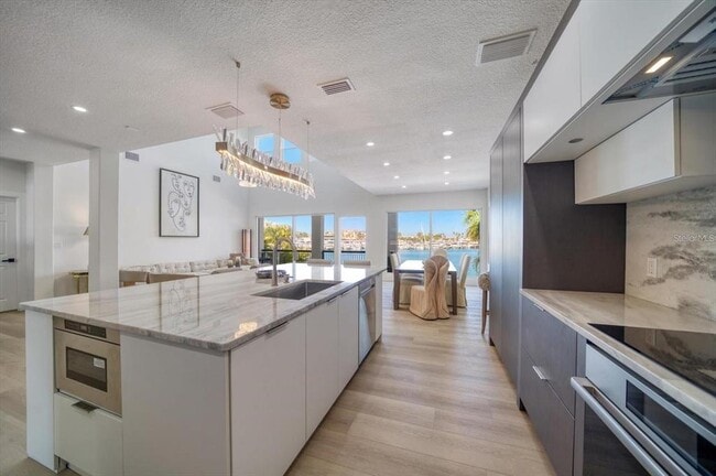 Building Photo - 116 Devon Dr