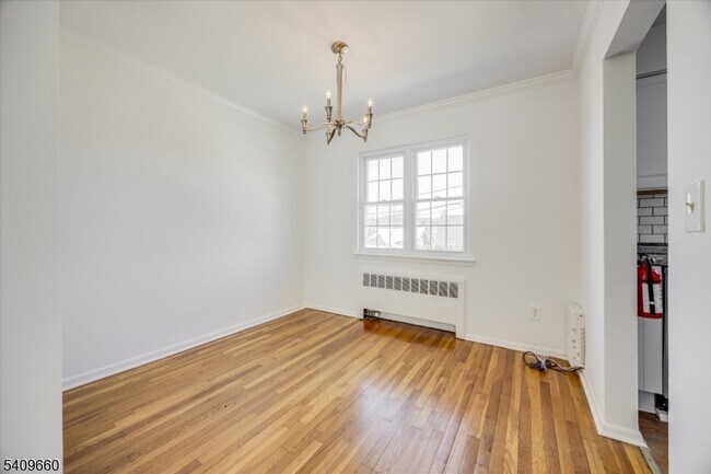 Building Photo - 14 Wedgewood Dr