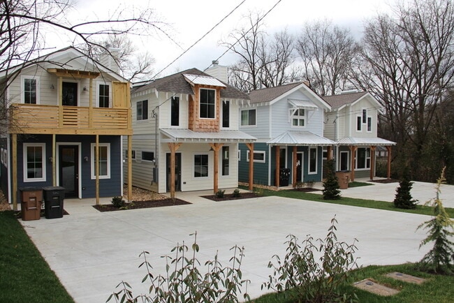 Building Photo - Large East Nashville Modern House - 3 Bedr...