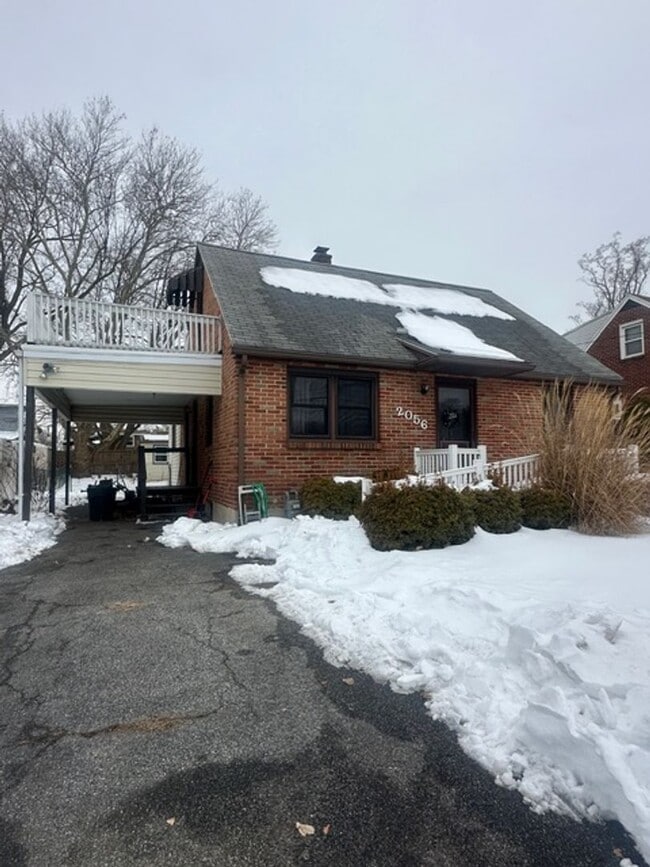 Building Photo - 3 Bedroom Brick Cape Cod in Central York School District!