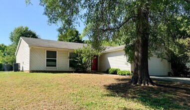 Building Photo - Large Lot; Fenced Backyard; No HOA
