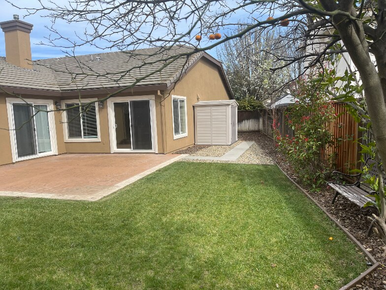Building Photo - 1610 Bello Dr