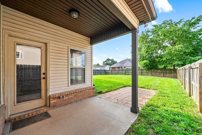 Building Photo - Three Bedroom in Fields of Northmeade!