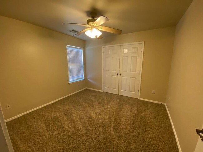 Building Photo - 3 Bed, 2 Bath + Office | Jenks, OK | $2200...