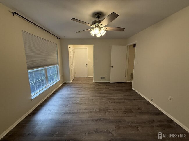 Building Photo - 95 Sapphire Ln