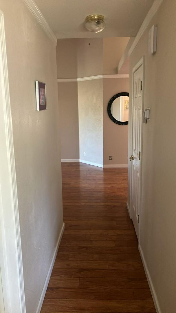 Building Photo - 503 Hillcrest Ave