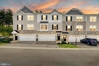 Building Photo - 15 Woods Dr