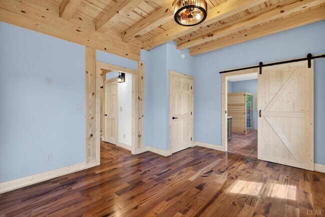 Building Photo - 308 Acres Ct