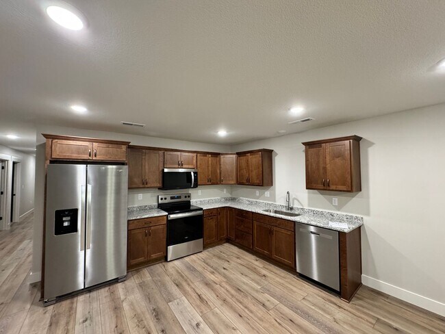 Building Photo - Brand New 3 Bed 2 Bath in East Manhattan, KS!