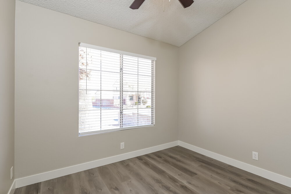 Building Photo - 934 Wagon Train Dr