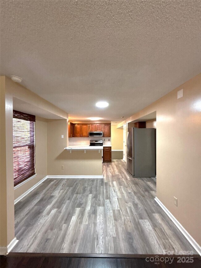 Building Photo - 2015 Bantry Ln