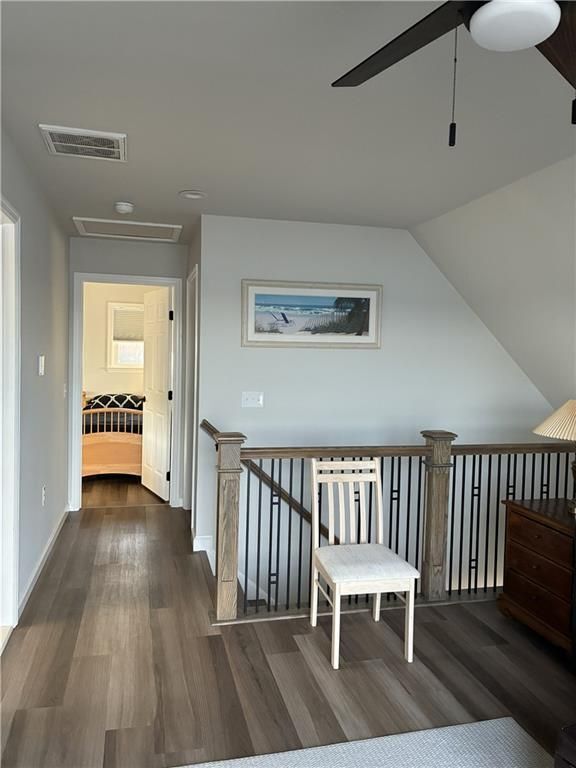 Building Photo - 160 S Jerry Cove
