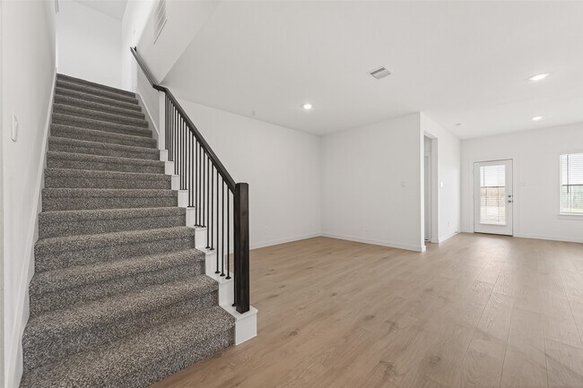 Building Photo - 4323 Camden Lakes St