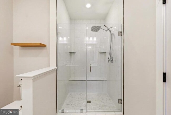 Building Photo - 22810 Tawny Pne Sq