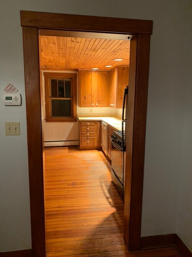 Kitchen - 159 Hamlin Ave