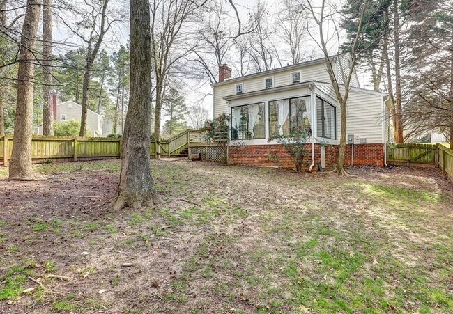 Building Photo - 10632 Looking Glass Rd
