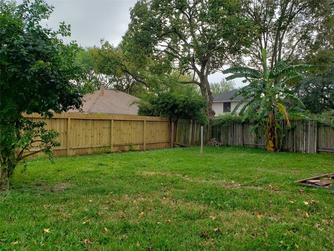 Building Photo - 1911 Richmond Vantage Dr