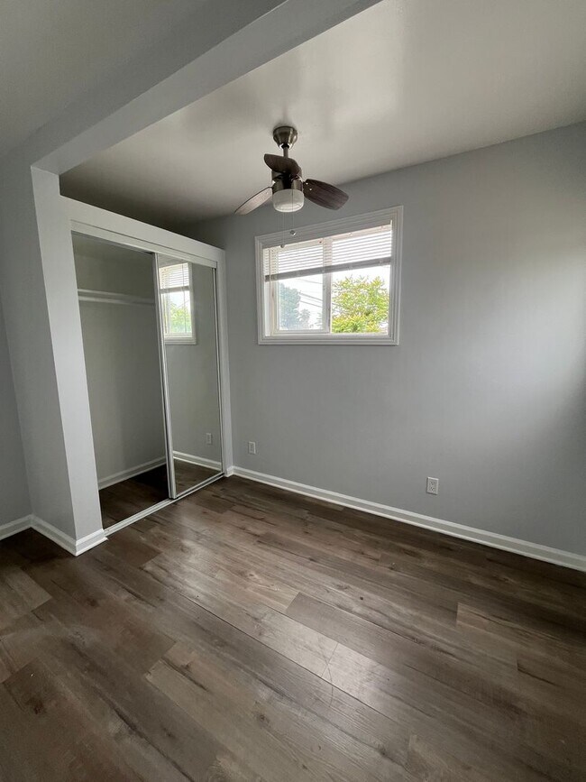 Building Photo - 3 Bedroom 1.5 Bath Back house