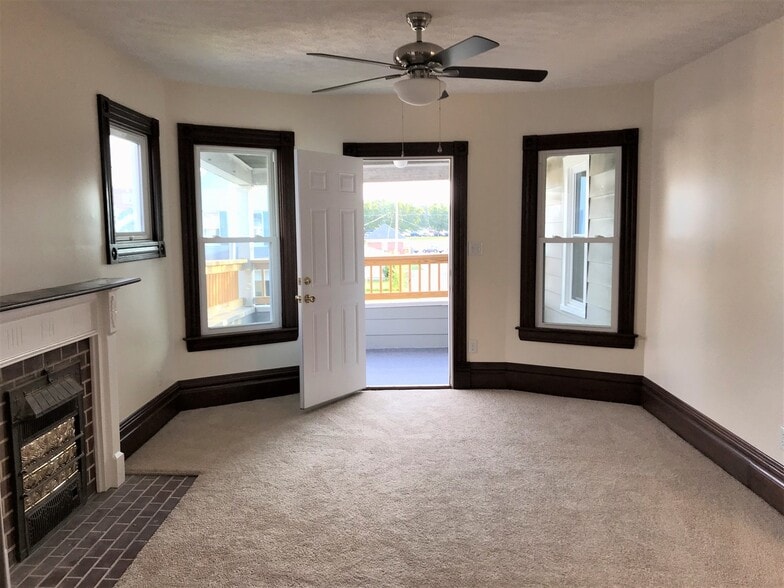 Building Photo - 1110 19th St