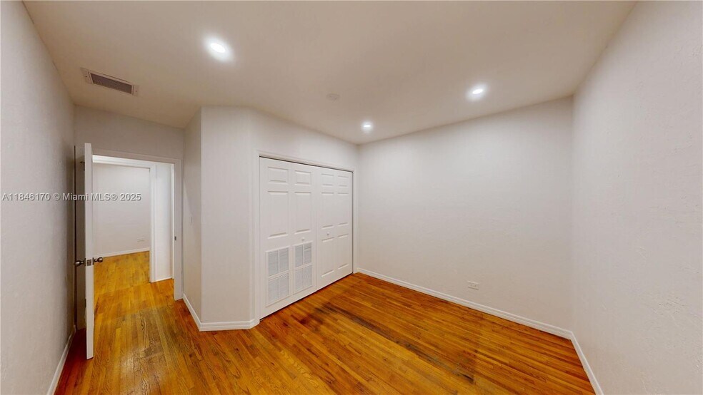 Building Photo - 2490 Trapp Ave