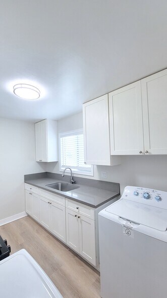 Building Photo - 4146 Redondo Beach Blvd