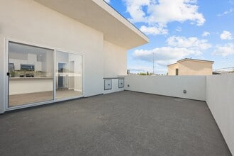 Building Photo - 6248 Rose St