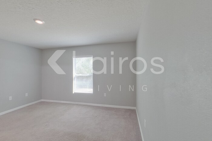 Building Photo - 1924 W Roseboro Dr