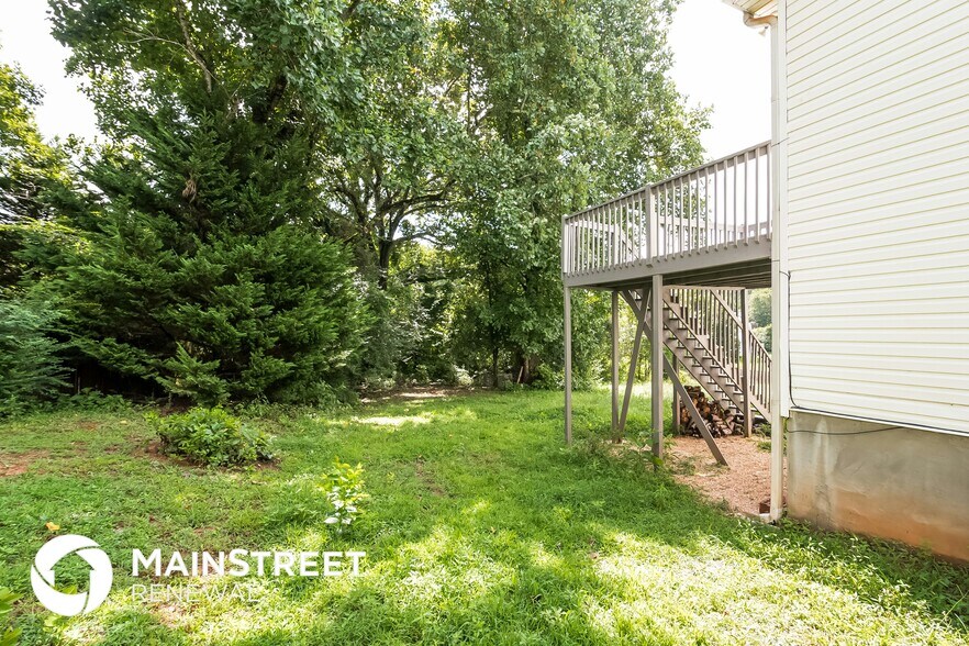 Building Photo - 5075 Memory Ln