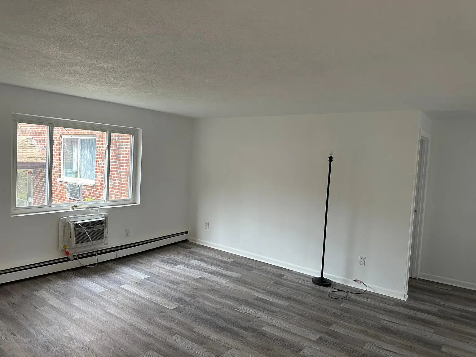 Building Photo - 28 Bryon Rd