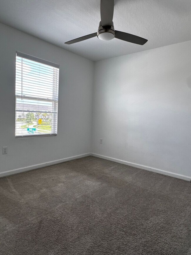 Building Photo - Spacios 4 Bedroom Home for Rent in Orlando - Available NOW!