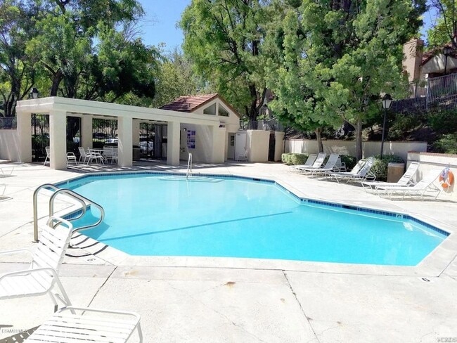 Building Photo - 522 Via Colinas