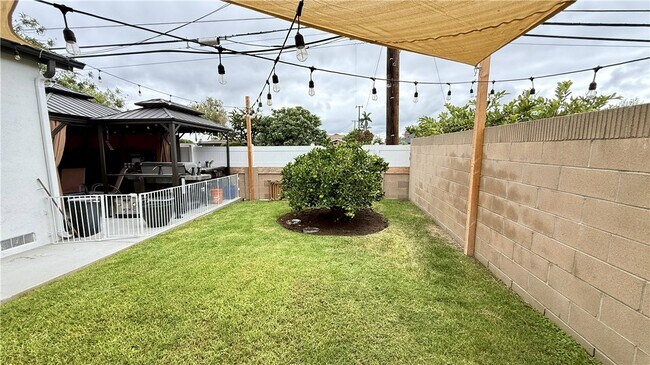 Building Photo - 6472 Brown Cir