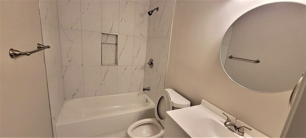 Building Photo - 5530 Little Mill Rd