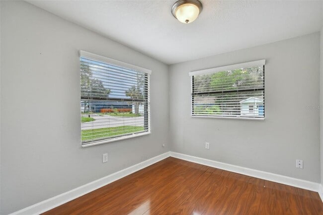 Building Photo - 3901 N Ola Ave