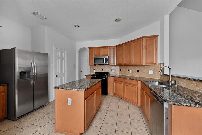 Building Photo - 8803 Peach Oak Crossing
