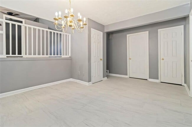 Building Photo - 6925 Cainwood Dr