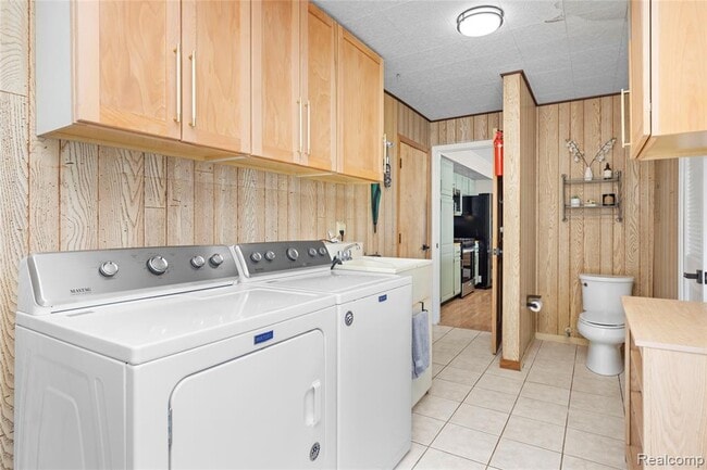 Building Photo - 38027 Mallast St