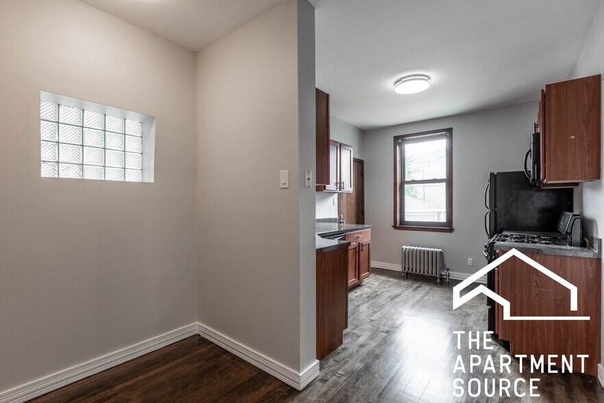 Building Photo - 3823 N Drake Ave