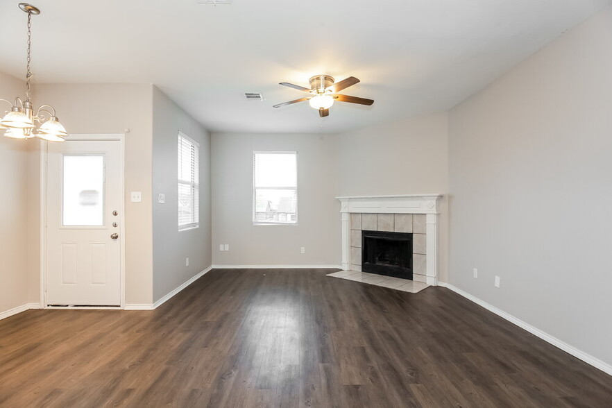 Building Photo - 7513 Amber Dr