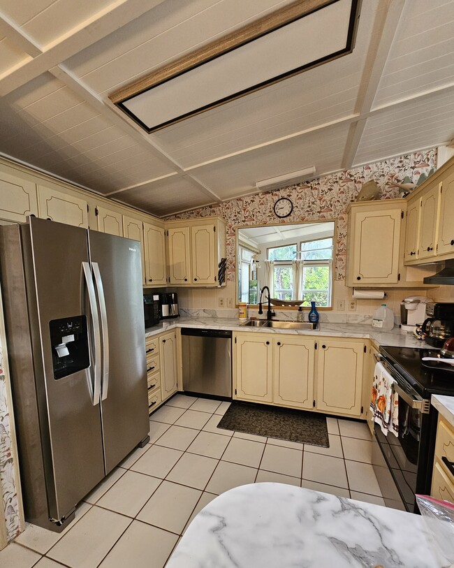 Building Photo - 1246 N Indies Cir