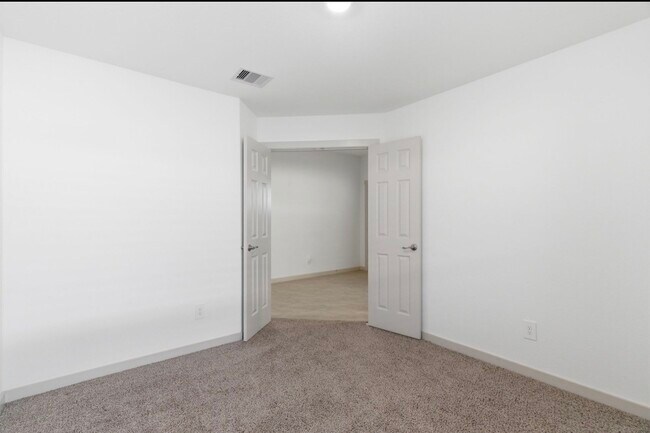 Building Photo - 30034 Reagans Rnch Dr