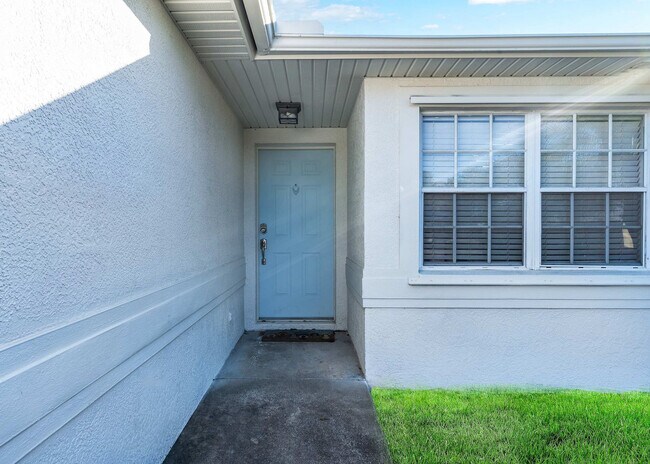 Building Photo - 1136 9th Square