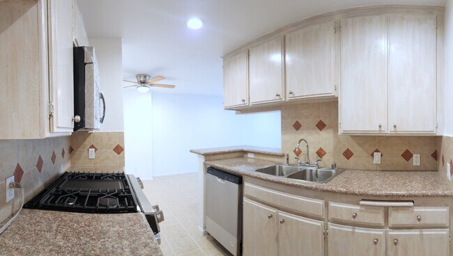 Building Photo - 11020 Hesby St