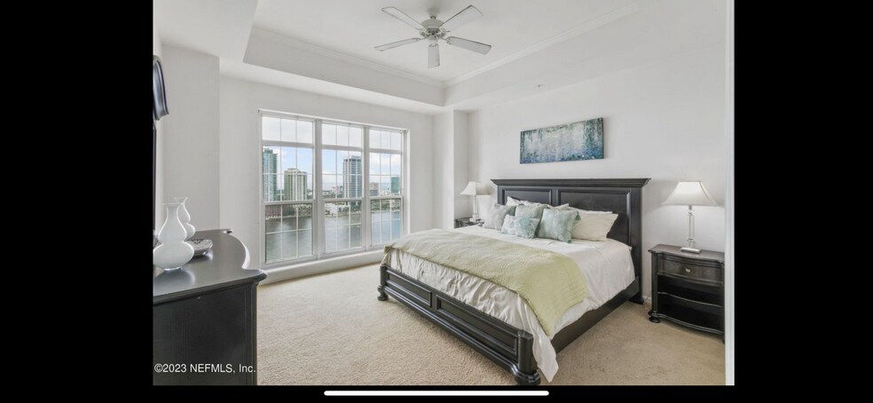 Building Photo - 400 E Bay St